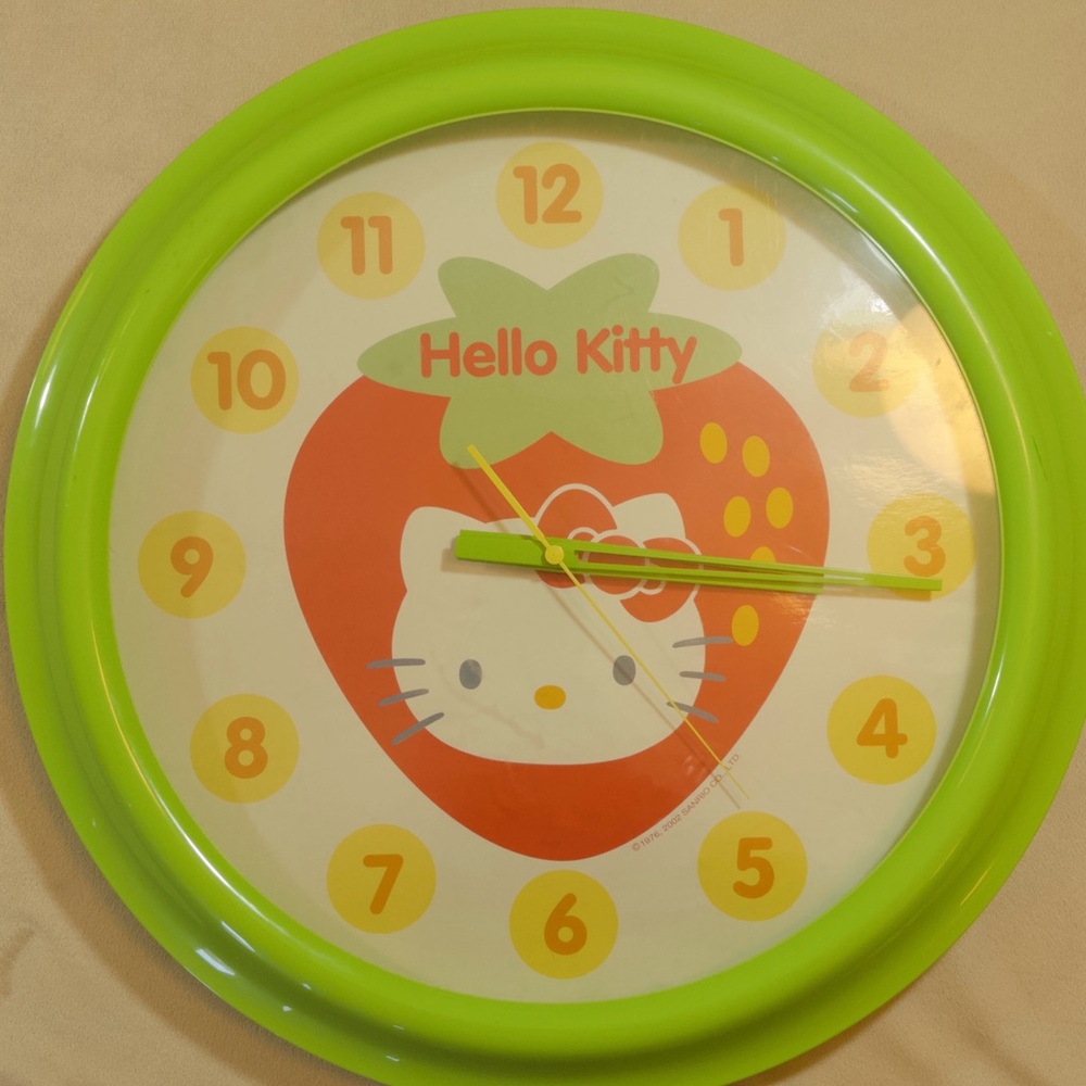 Rare Hello Kitty Vintage 2002 Clock!